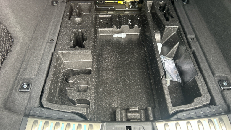 Jaguar F-Pace 2.0 D200 R-Dynamic SE 5dr Auto AWD Diesel Estate